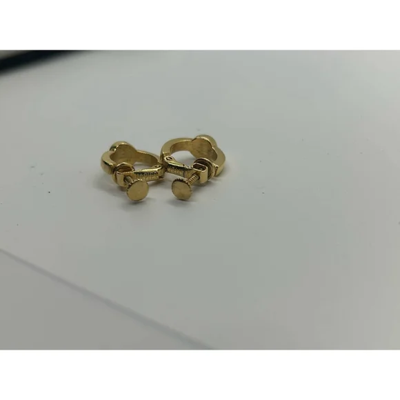 Vintage Napier dainty Gold Tone Pearl Huggie Hoop Screw Back Earrings Signed mcm - Picture 11 of 12